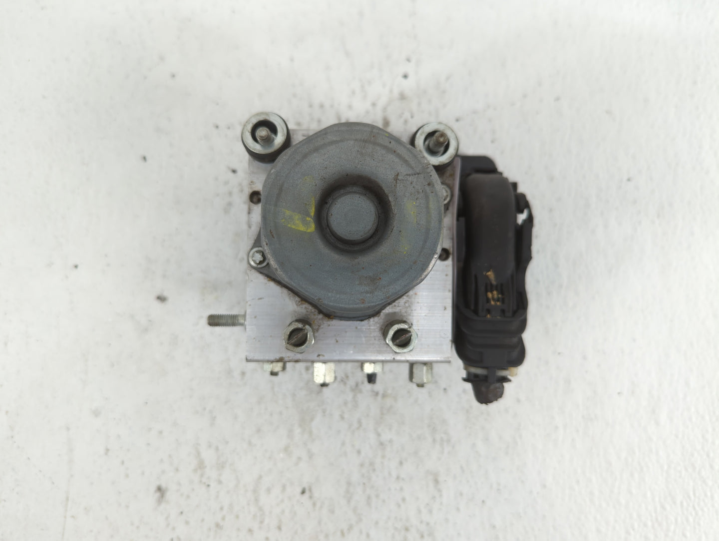 2015 Nissan Altima ABS Pump Control Module Replacement P/N:47660 9HM0A Fits OEM Used Auto Parts - Oemusedautoparts1.com