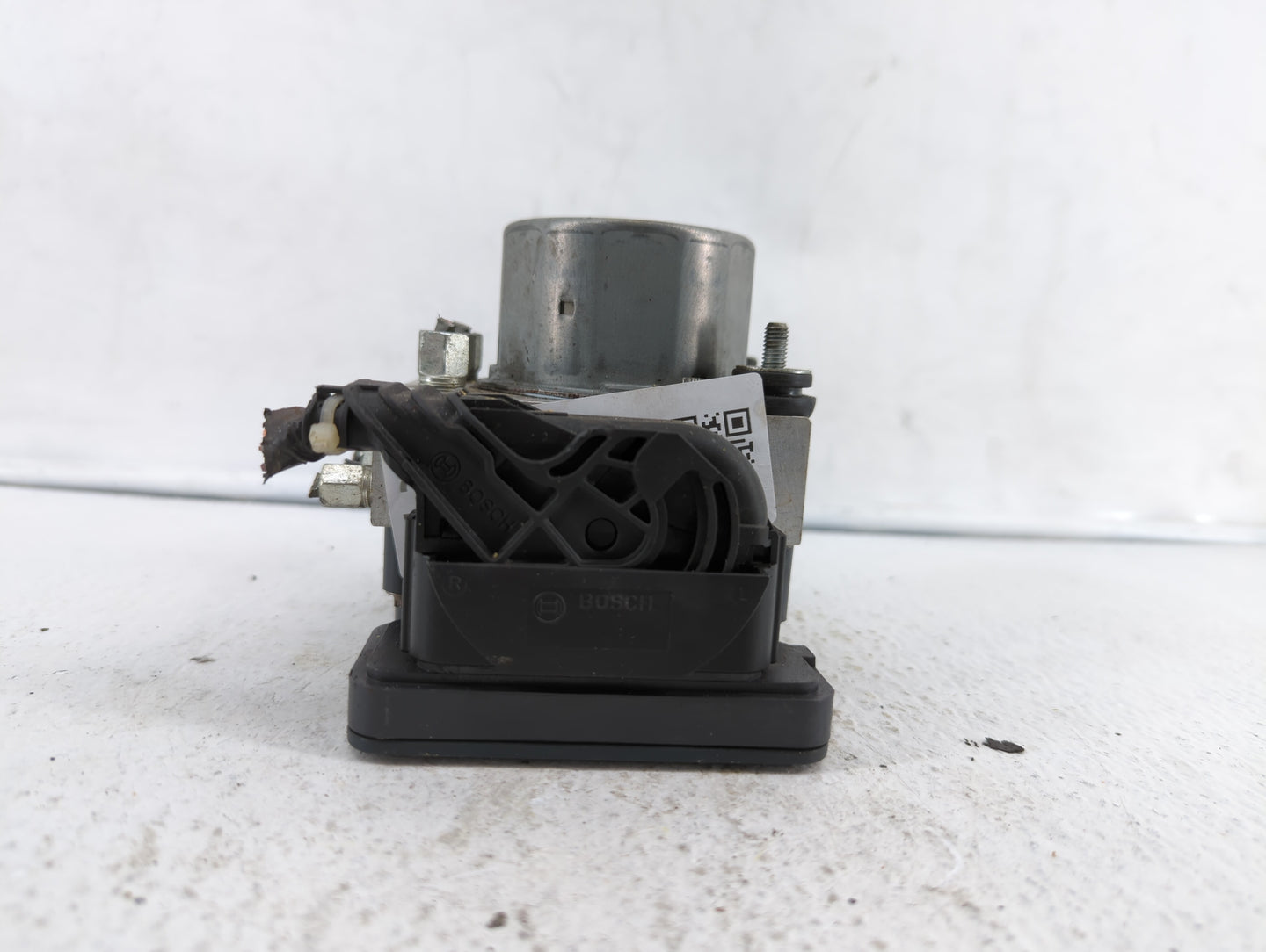 2015 Nissan Altima ABS Pump Control Module Replacement P/N:47660 9HM0A Fits OEM Used Auto Parts - Oemusedautoparts1.com