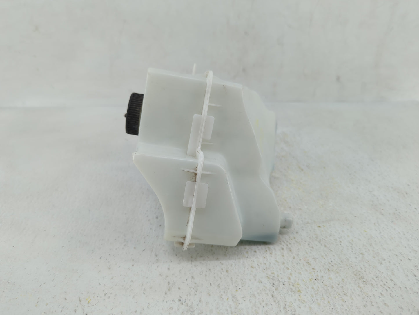 2013-2018 Nissan Altima Radiator Coolant Overflow Expansion Tank Bottle 367593 - Oemusedautoparts1.com