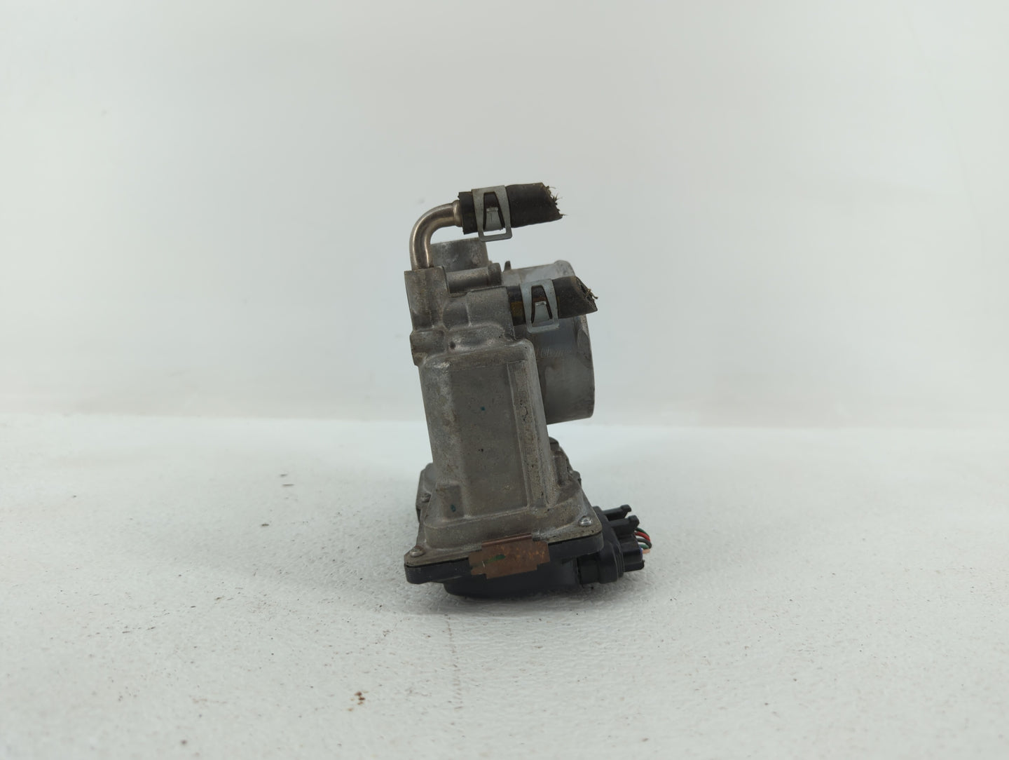 2013-2018 Nissan Altima Throttle Body P/N:3TA60-01 C 3TA60-01 B, 3TA60-01 A Fits Fits 2013 2014 2015 2016 2017 2018 2019 OEM