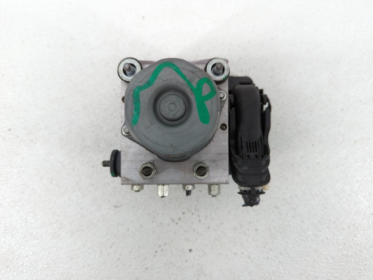 2015 Nissan Altima ABS Pump Control Module Replacement P/N:47660 9HM0A Fits OEM Used Auto Parts - Oemusedautoparts1.com