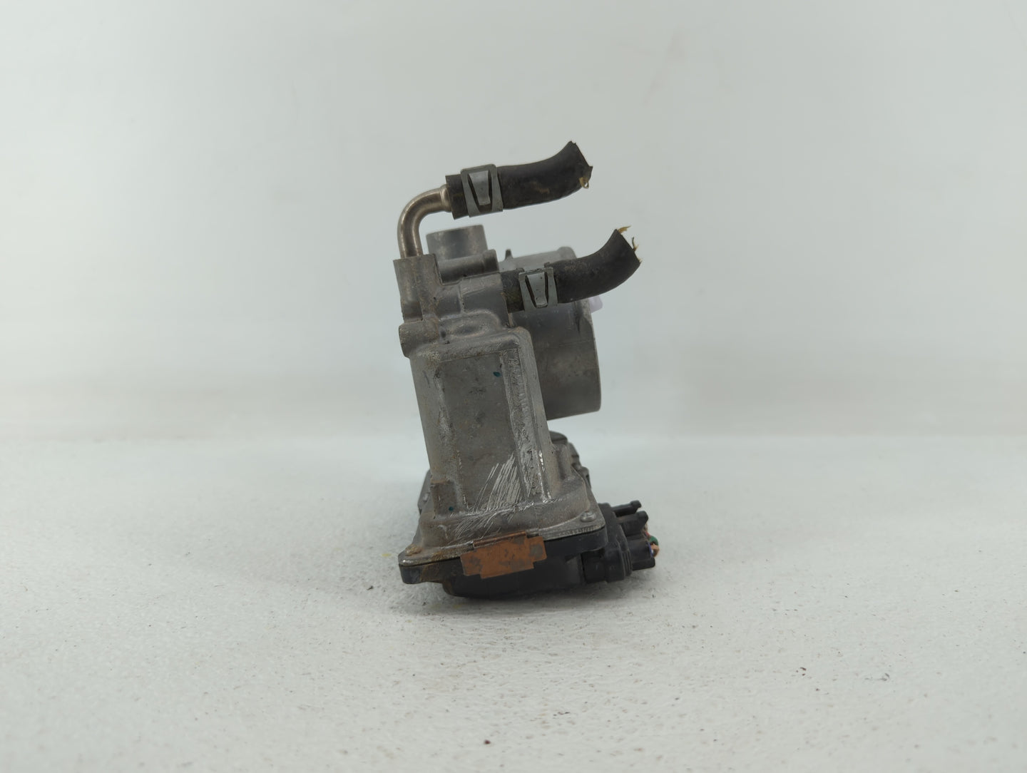 2013-2018 Nissan Altima Throttle Body P/N:3TA60-01 C 3TA60-01 B, 3TA60-01 A Fits Fits 2013 2014 2015 2016 2017 2018 2019 OEM