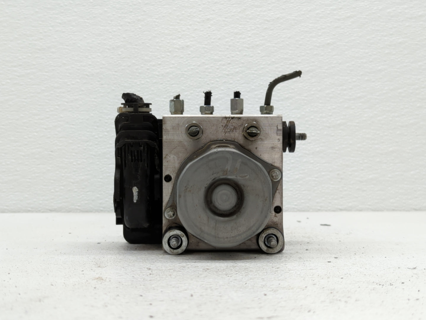 2015 Nissan Altima ABS Pump Control Module Replacement P/N:47660 9HM0A Fits OEM Used Auto Parts - Oemusedautoparts1.com