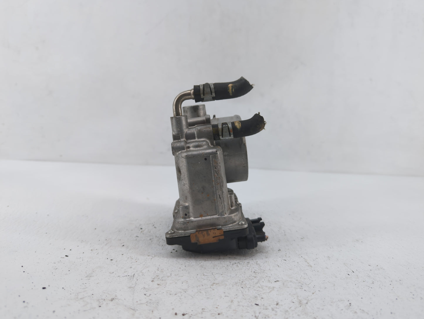 2013-2018 Nissan Altima Throttle Body P/N:3TA60-01 C 3TA60-01 B, 3TA60-01 A Fits Fits 2013 2014 2015 2016 2017 2018 2019 OEM