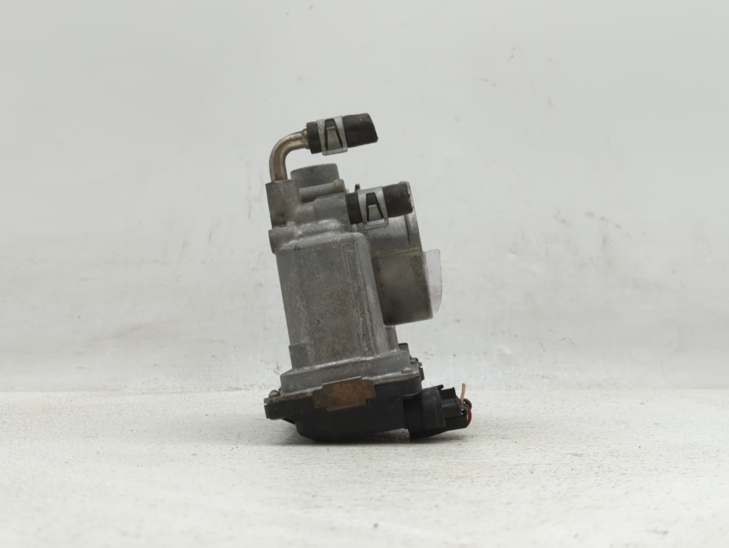 2013-2018 Nissan Altima Throttle Body P/N:3TA60-01 C 3TA60-01 B, 3TA60-01 A Fits Fits 2013 2014 2015 2016 2017 2018 2019 OEM