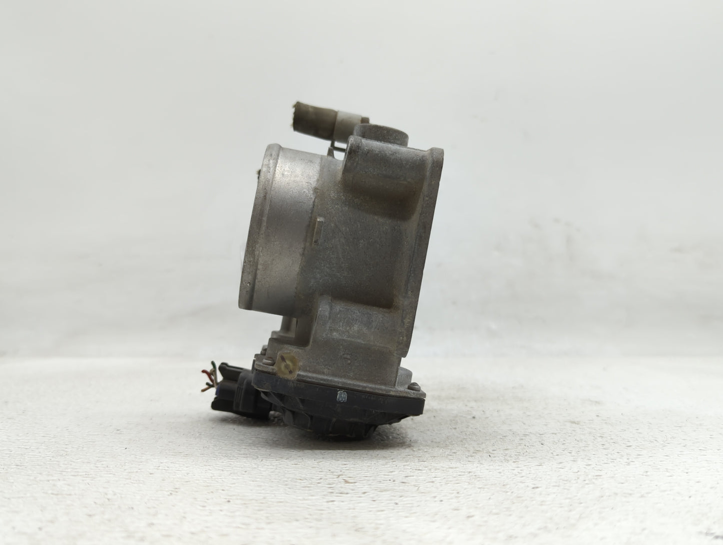2013-2018 Nissan Altima Throttle Body P/N:3TA60-01 C 3TA60-01 B, 3TA60-01 A Fits Fits 2013 2014 2015 2016 2017 2018 2019 OEM