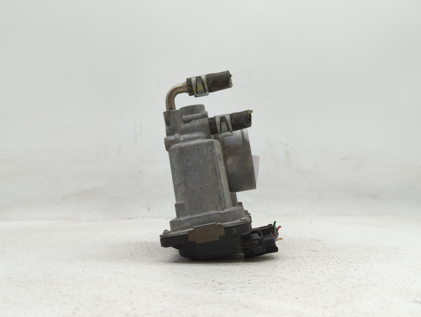 2013-2018 Nissan Altima Throttle Body P/N:3TA60-01 C 3TA60-01 B, 3TA60-01 A Fits Fits 2013 2014 2015 2016 2017 2018 2019 OEM