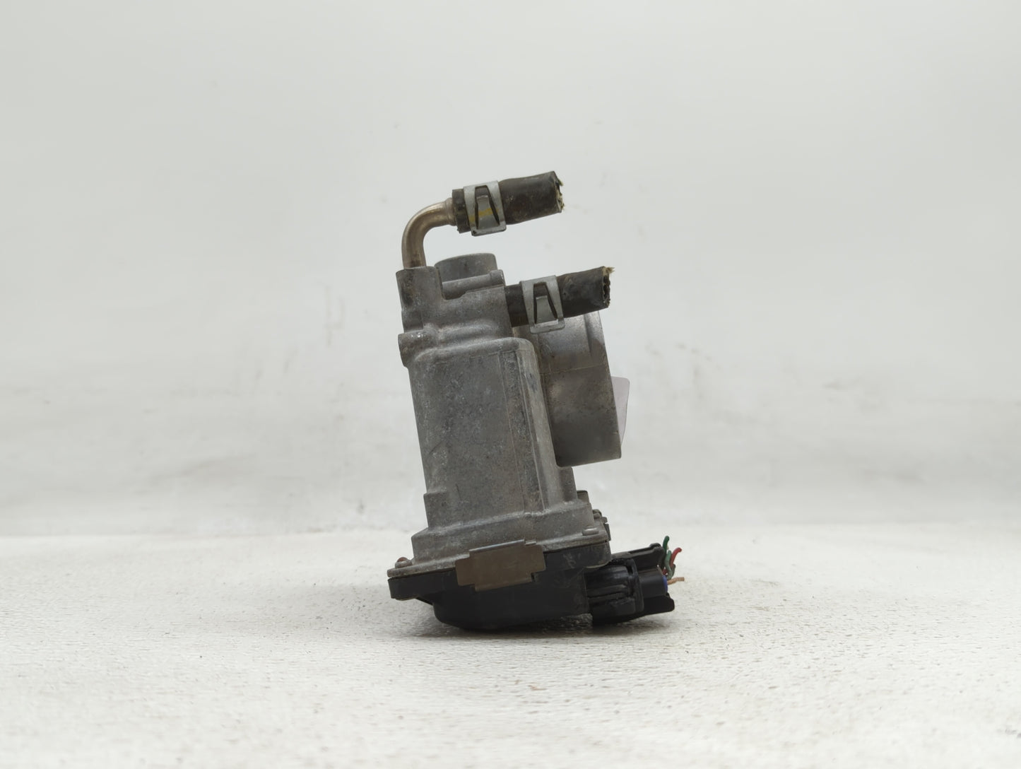 2013-2018 Nissan Altima Throttle Body P/N:3TA60-01 C 3TA60-01 B, 3TA60-01 A Fits Fits 2013 2014 2015 2016 2017 2018 2019 OEM