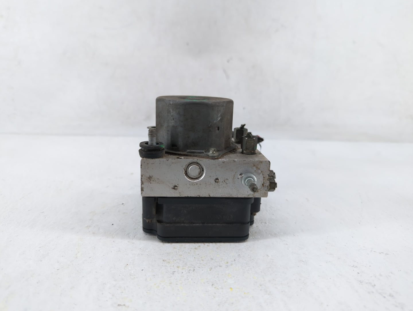 2015 Nissan Altima ABS Pump Control Module Replacement P/N:47660 9HM0A Fits OEM Used Auto Parts - Oemusedautoparts1.com