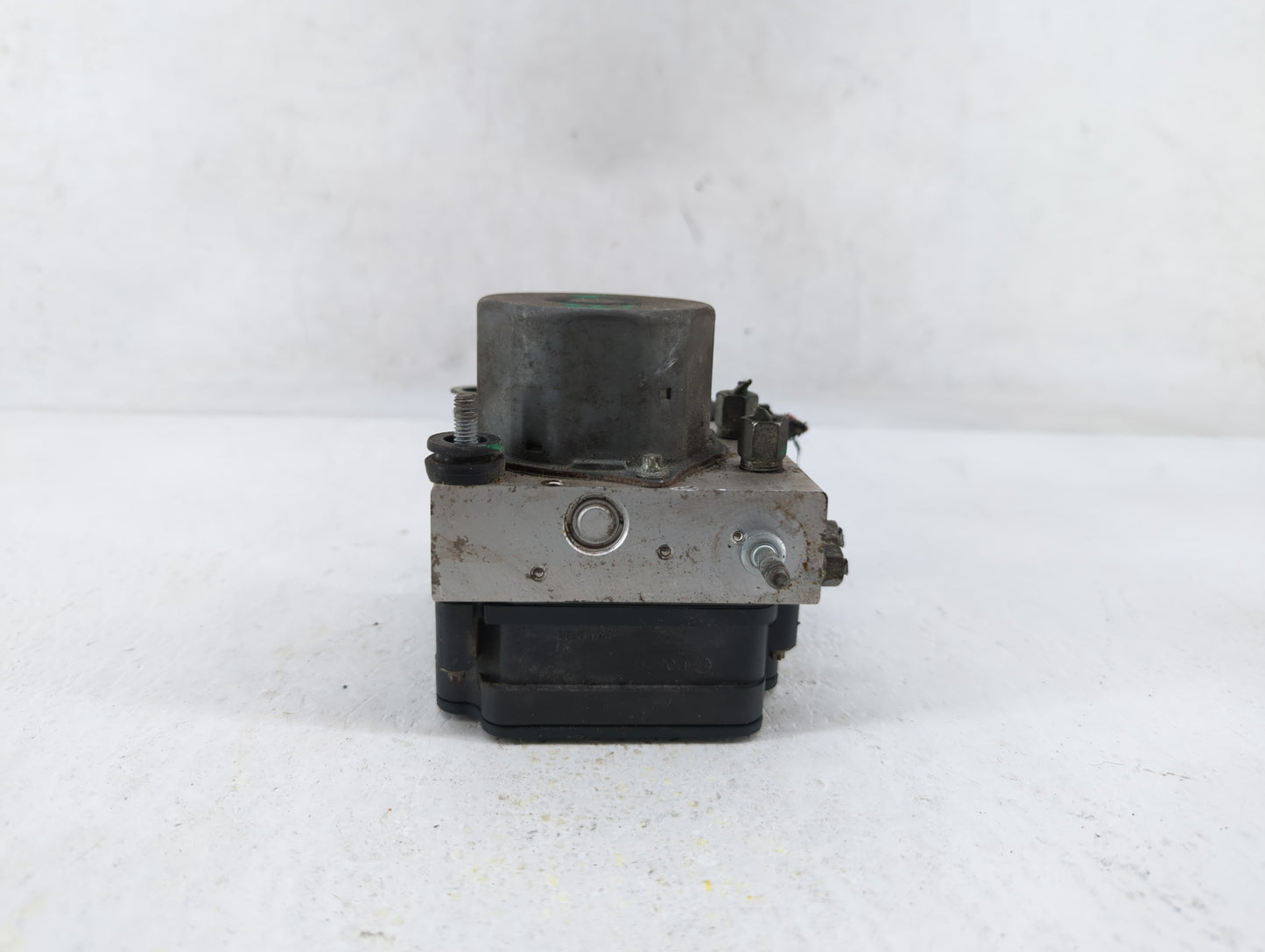 2015 Nissan Altima ABS Pump Control Module Replacement P/N:47660 9HM0A Fits OEM Used Auto Parts - Oemusedautoparts1.com
