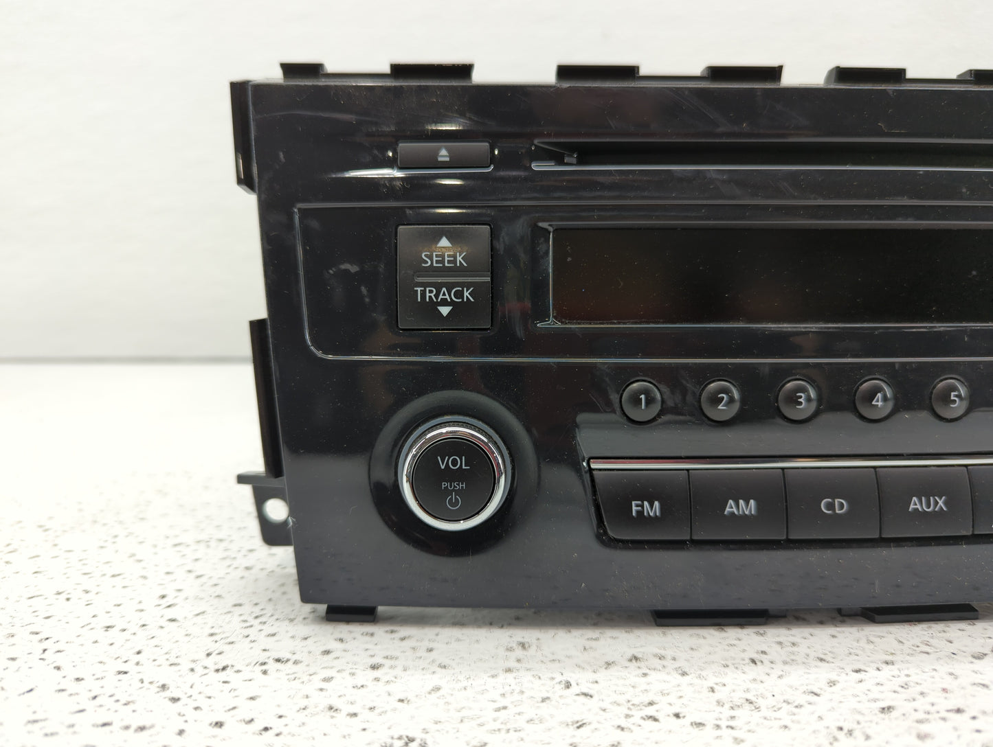2013-2015 Nissan Altima Am Fm Cd Player Radio Receiver - Oemusedautoparts1.com