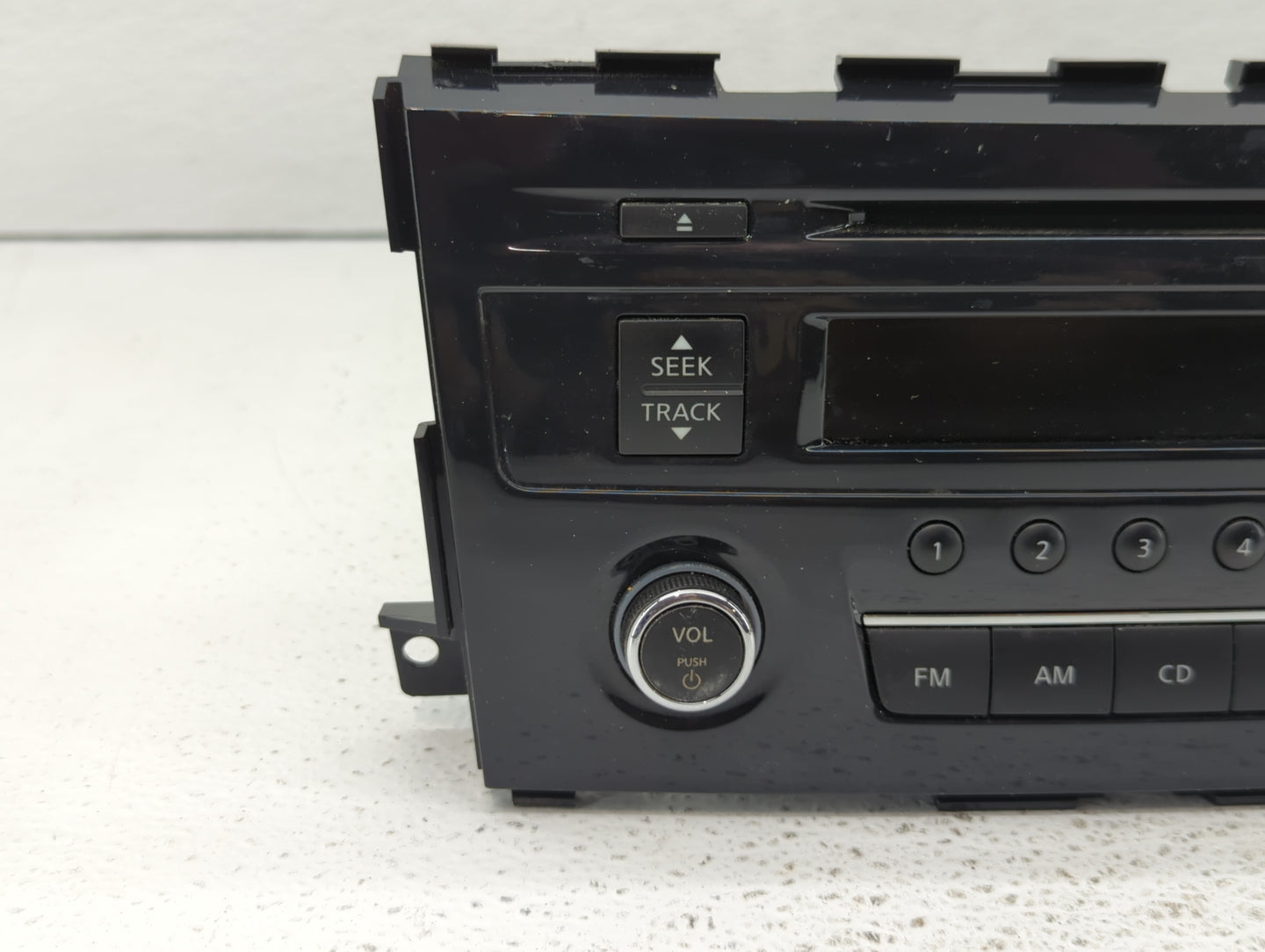 2013-2015 Nissan Altima Am Fm Cd Player Radio Receiver - Oemusedautoparts1.com