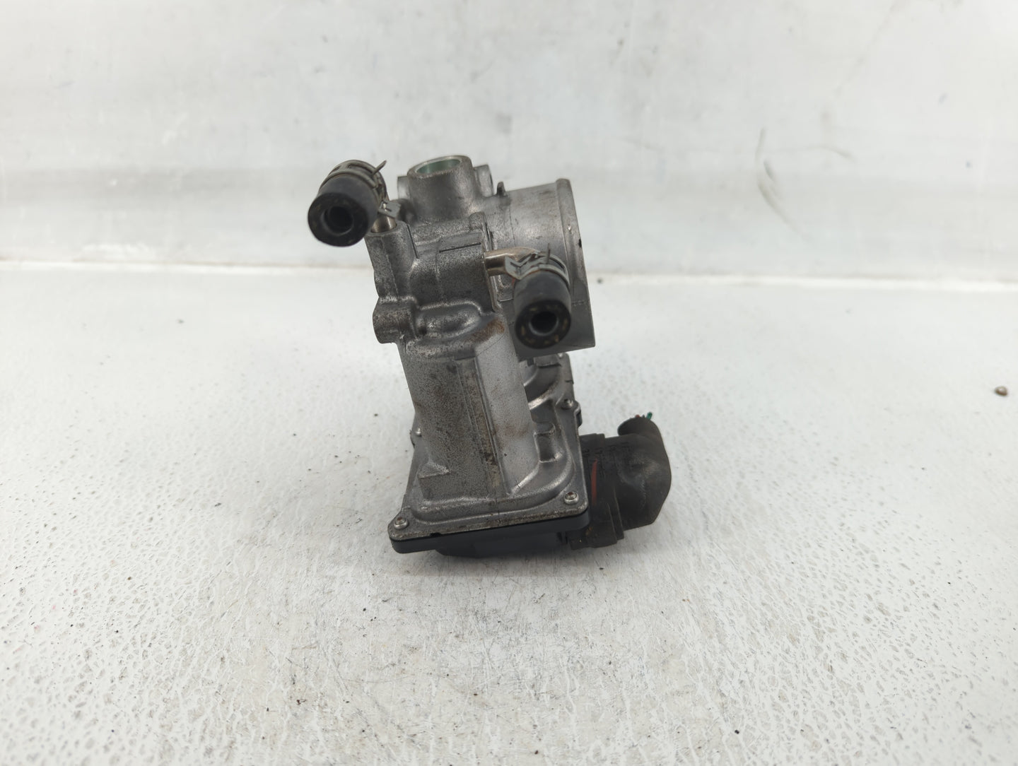 2015-2018 Nissan Altima Throttle Body P/N:22030-37040 Fits Fits 2015 2016 2017 2018 2019 2020 2021 2022 OEM Used Auto Parts 