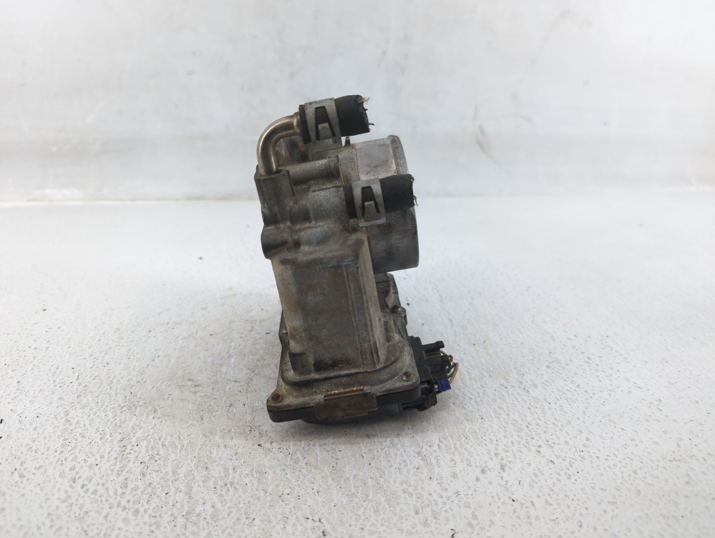 2013-2018 Nissan Altima Throttle Body Fits Fits 2013 2014 2015 2016 2017 2018 2019 2020 OEM Used Auto Parts - Oemusedautopar