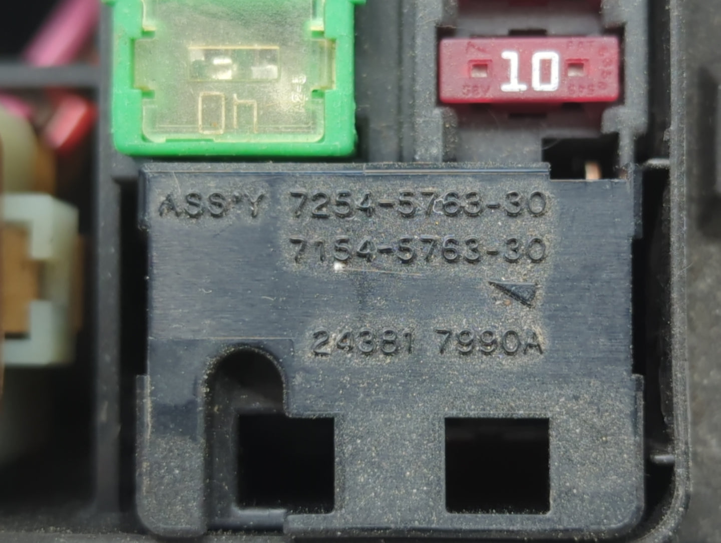 2015 Nissan Altima Fusebox Fuse Box Panel Relay Module P/N:7254-6763-30 Fits OEM Used Auto Parts - Oemusedautoparts1.com
