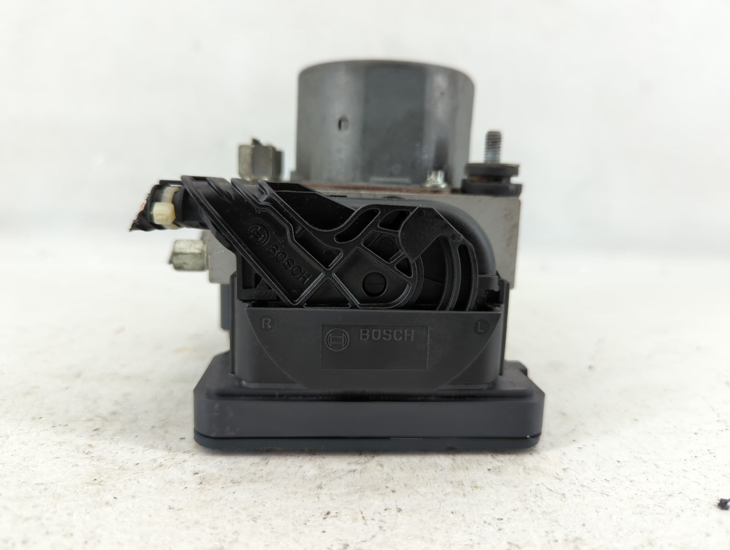 2015 Nissan Altima ABS Pump Control Module Replacement P/N:47660 9HM0A 27660 9HM0A Fits OEM Used Auto Parts - Oemusedautopar