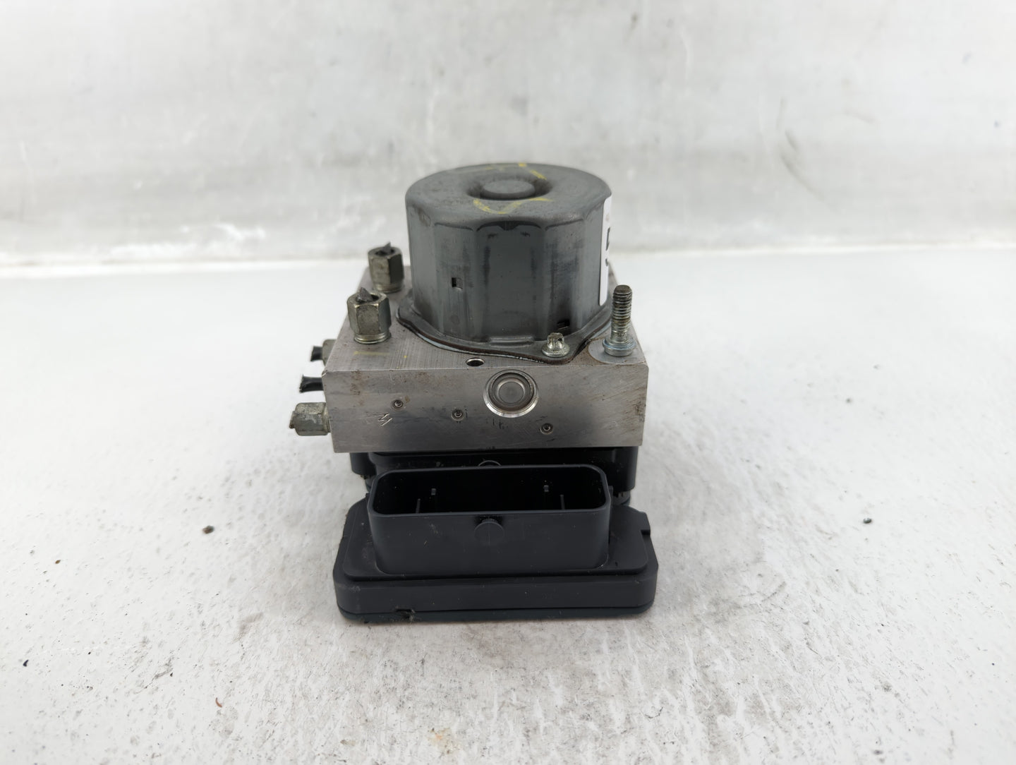 2015 Nissan Altima ABS Pump Control Module Replacement P/N:47660 9HM0A 27660 9HM0A Fits OEM Used Auto Parts - Oemusedautopar