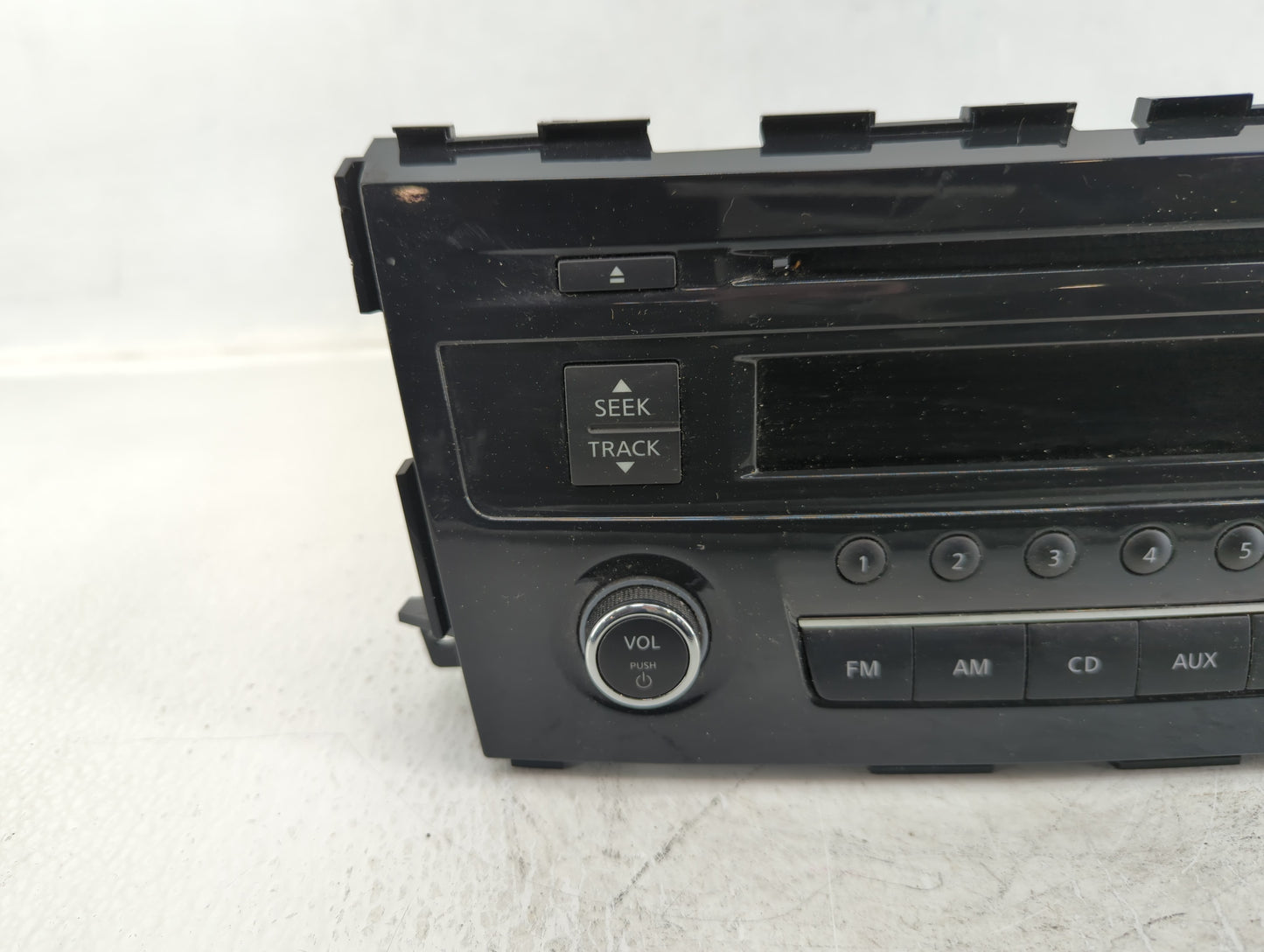 2013-2015 Nissan Altima Radio AM FM Cd Player Receiver Replacement P/N:28185 3TB0G Fits Fits 2013 2014 2015 OEM Used Auto Pa