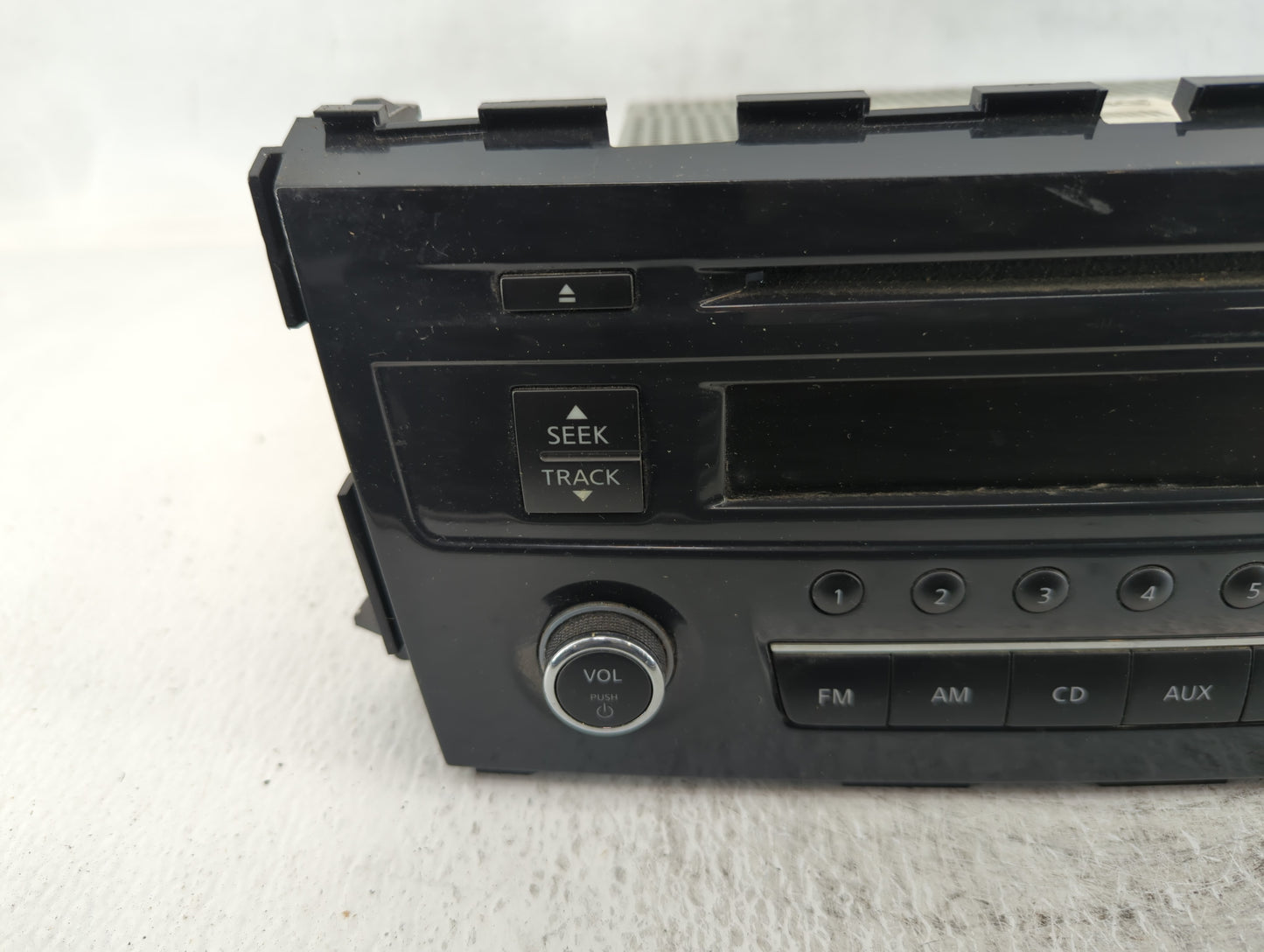 2013-2015 Nissan Altima Radio AM FM Cd Player Receiver Replacement P/N:28185 3TB0G Fits Fits 2013 2014 2015 OEM Used Auto Pa