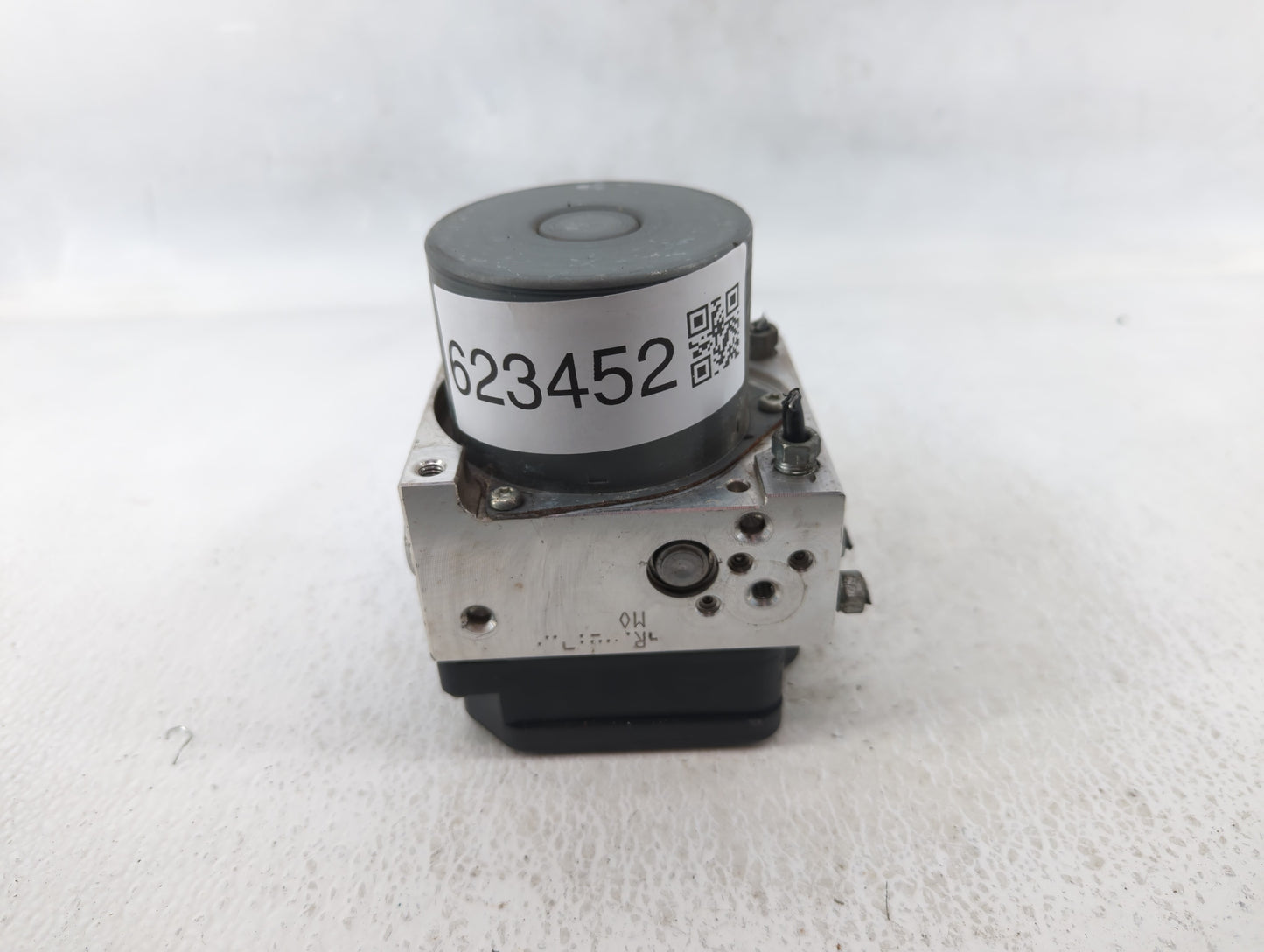 2015 Nissan Altima ABS Pump Control Module Replacement P/N:44540-0R221 Fits OEM Used Auto Parts - Oemusedautoparts1.com