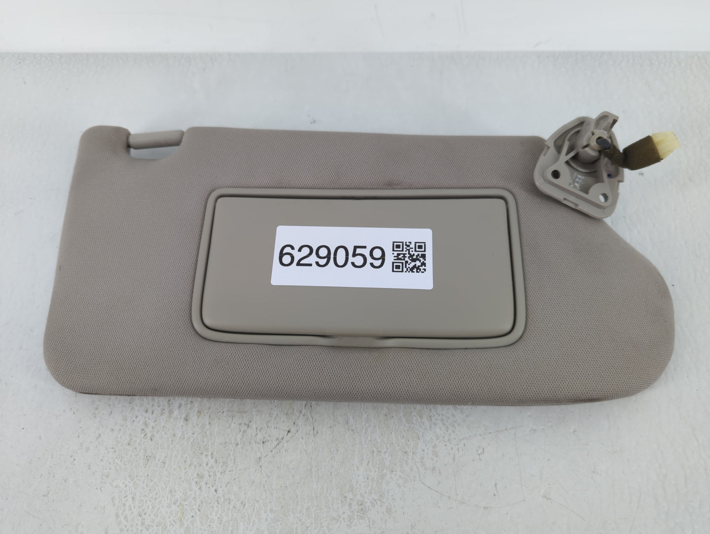 2013-2018 Nissan Altima Sun Visor Shade Replacement Passenger Right Mirror Fits Fits 2013 2014 2015 2016 2017 2018 OEM Used 
