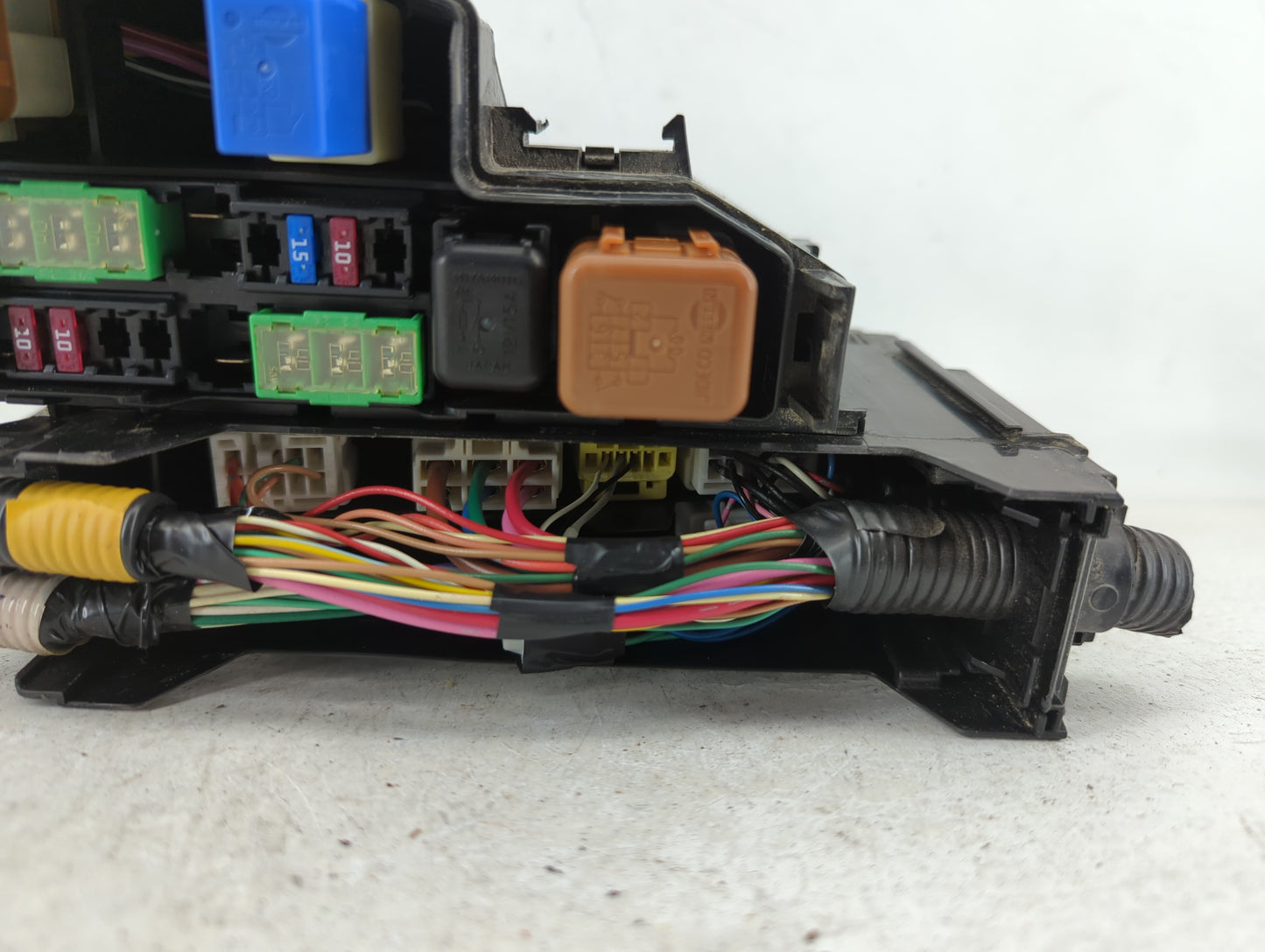 2015 Nissan Altima Fusebox Fuse Box Panel Relay Module P/N:7254-5763-30 24381 7990A Fits OEM Used Auto Parts - Oemusedautopa