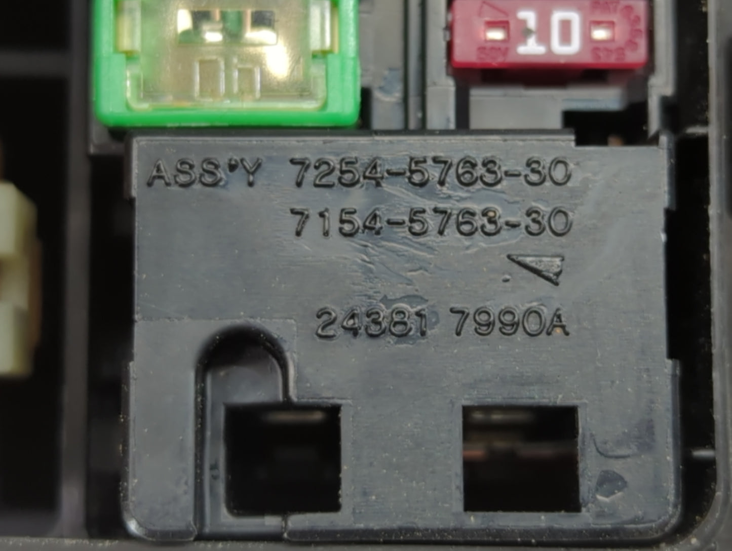 2015 Nissan Altima Fusebox Fuse Box Panel Relay Module P/N:7254-5763-30 24381 7990A Fits OEM Used Auto Parts - Oemusedautopa