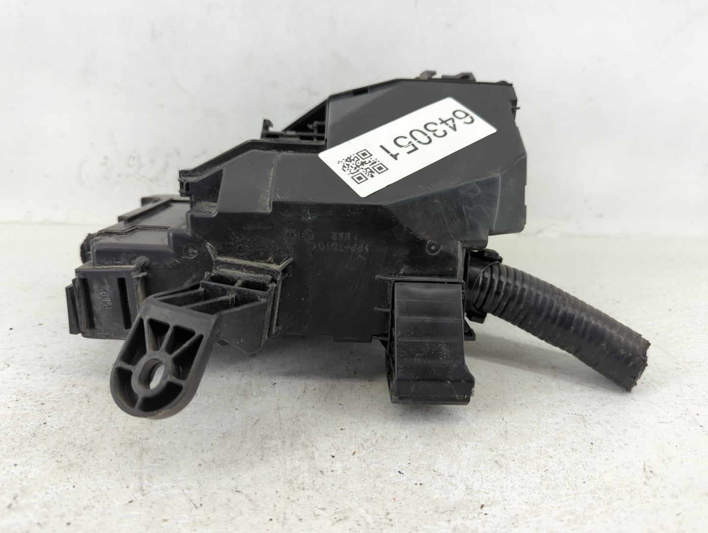 2015 Nissan Altima Fusebox Fuse Box Panel Relay Module P/N:7254-5763-30 24381 7990A Fits OEM Used Auto Parts - Oemusedautopa