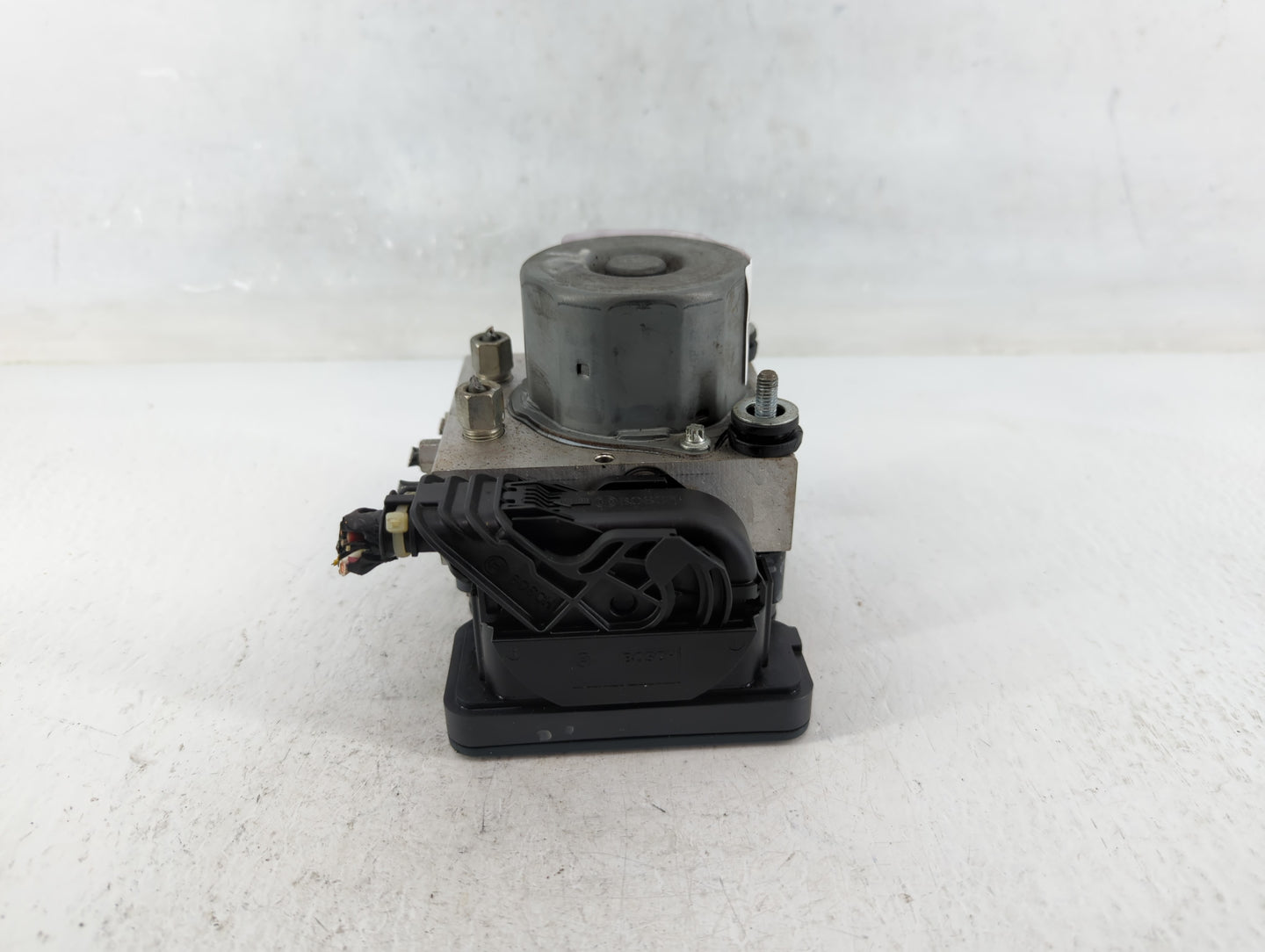 2015 Nissan Altima ABS Pump Control Module Replacement P/N:47660 9HM0A Fits OEM Used Auto Parts - Oemusedautoparts1.com