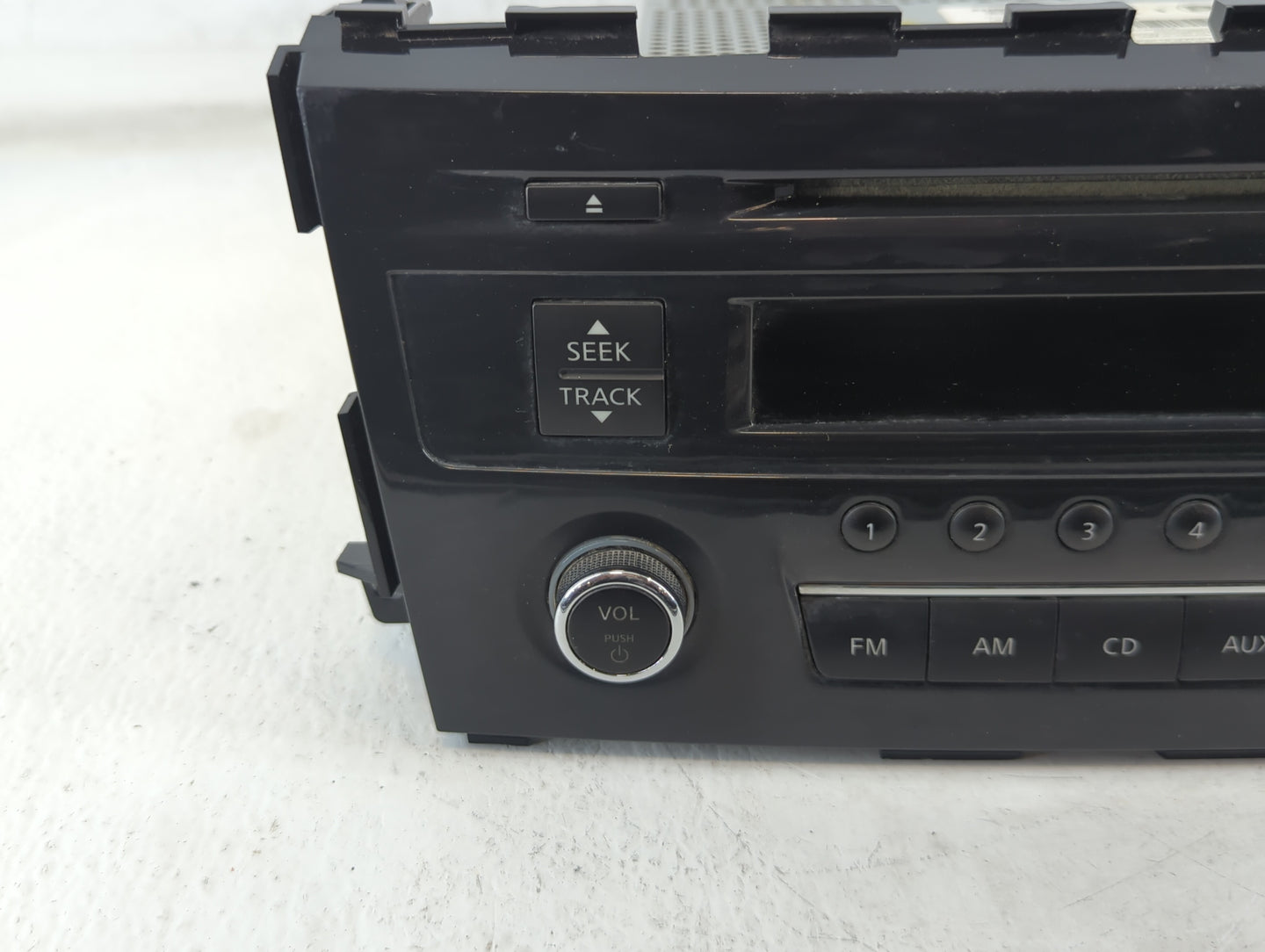 2013-2015 Nissan Altima Radio AM FM Cd Player Receiver Replacement P/N:28185 3TBOG 7220714, PN-33781 Fits Fits 2013 2014 201
