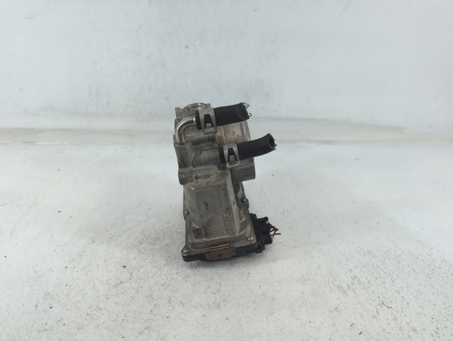 2013-2018 Nissan Altima Throttle Body P/N:02853 4I17, 3TA60-01 A Fits Fits 2013 2014 2015 2016 2017 2018 2019 2020 OEM Used 