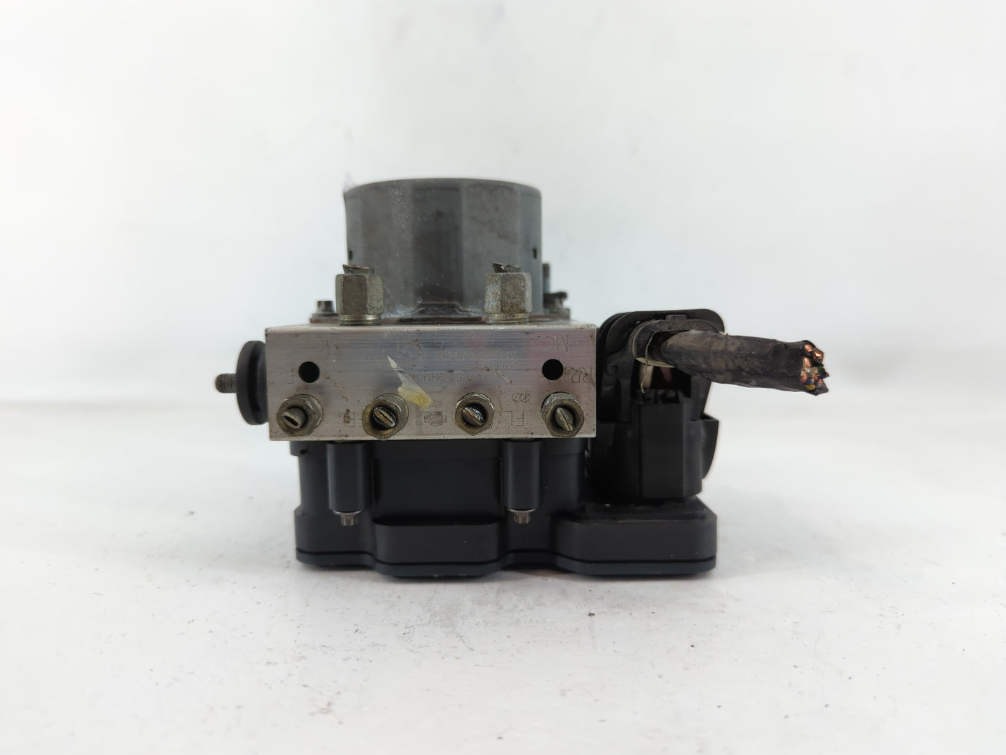 2015 Nissan Altima ABS Pump Control Module Replacement P/N:47660 9HM0A Fits OEM Used Auto Parts - Oemusedautoparts1.com