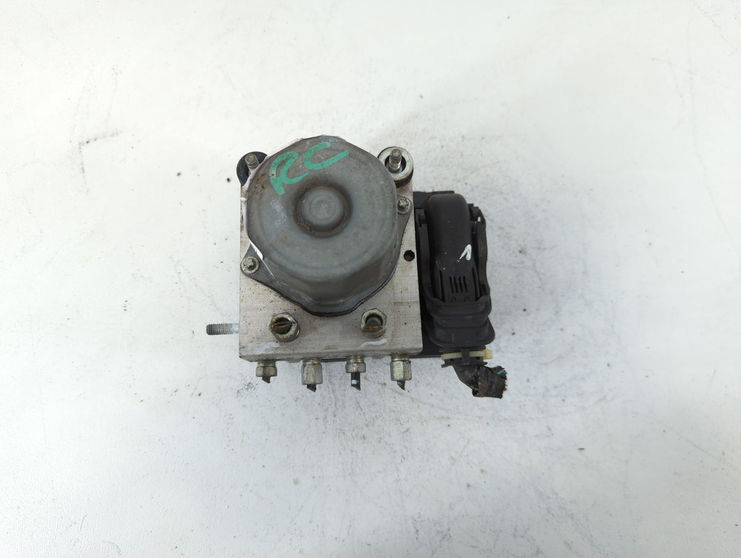 2015 Nissan Altima ABS Pump Control Module Replacement P/N:47660 9HM0A Fits OEM Used Auto Parts - Oemusedautoparts1.com