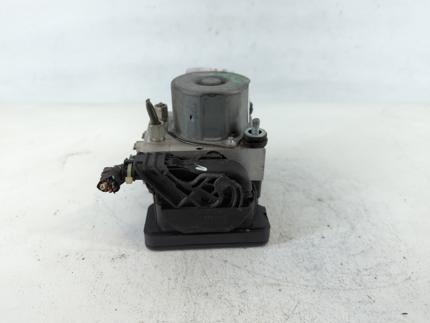 2015 Nissan Altima ABS Pump Control Module Replacement P/N:47660 9HM0A Fits OEM Used Auto Parts - Oemusedautoparts1.com