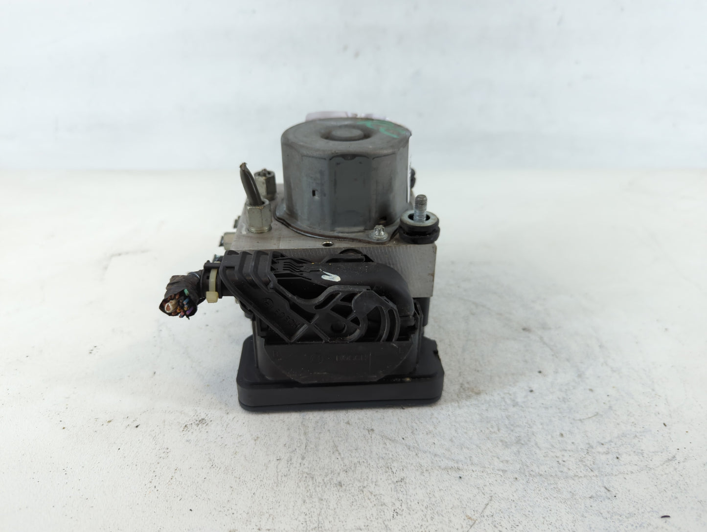2015 Nissan Altima ABS Pump Control Module Replacement P/N:47660 9HM0A Fits OEM Used Auto Parts - Oemusedautoparts1.com