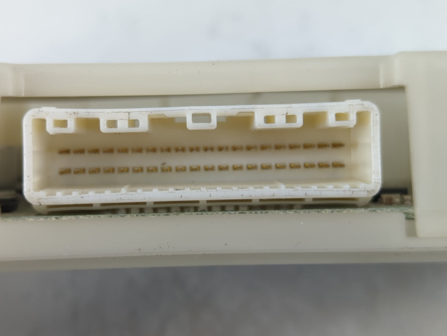 2014-2015 Nissan Altima Chassis Control Module Ccm Bcm Body Control - Oemusedautoparts1.com