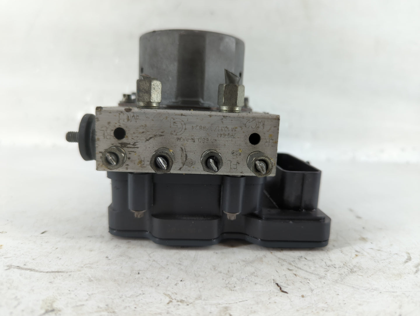 2015 Nissan Altima ABS Pump Control Module Replacement P/N:47660 9HM0A Fits OEM Used Auto Parts - Oemusedautoparts1.com