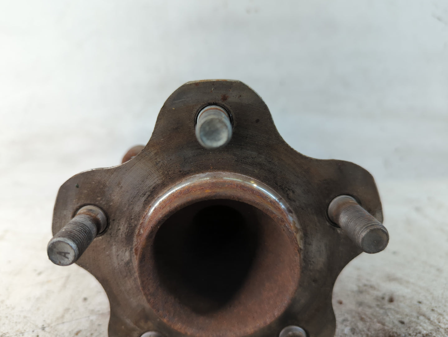 2013-2018 Nissan Altima Driver Front Wheel Hub Oem - Oemusedautoparts1.com