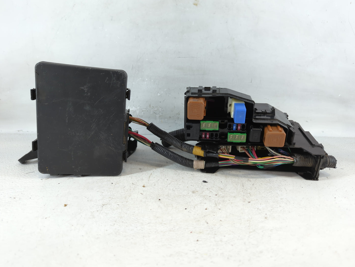 2015 Nissan Altima Fusebox Fuse Box Panel Relay Module P/N:7254-5763-30 150130, 44160053X6 Fits OEM Used Auto Parts - Oemuse