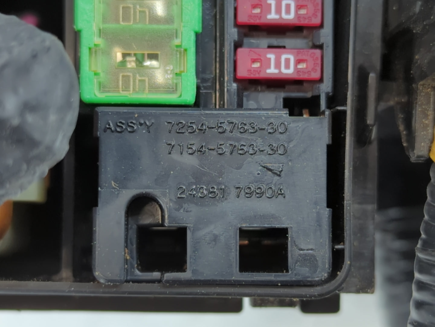 2015 Nissan Altima Fusebox Fuse Box Panel Relay Module P/N:7254-5763-30 150130, 44160053X6 Fits OEM Used Auto Parts - Oemuse