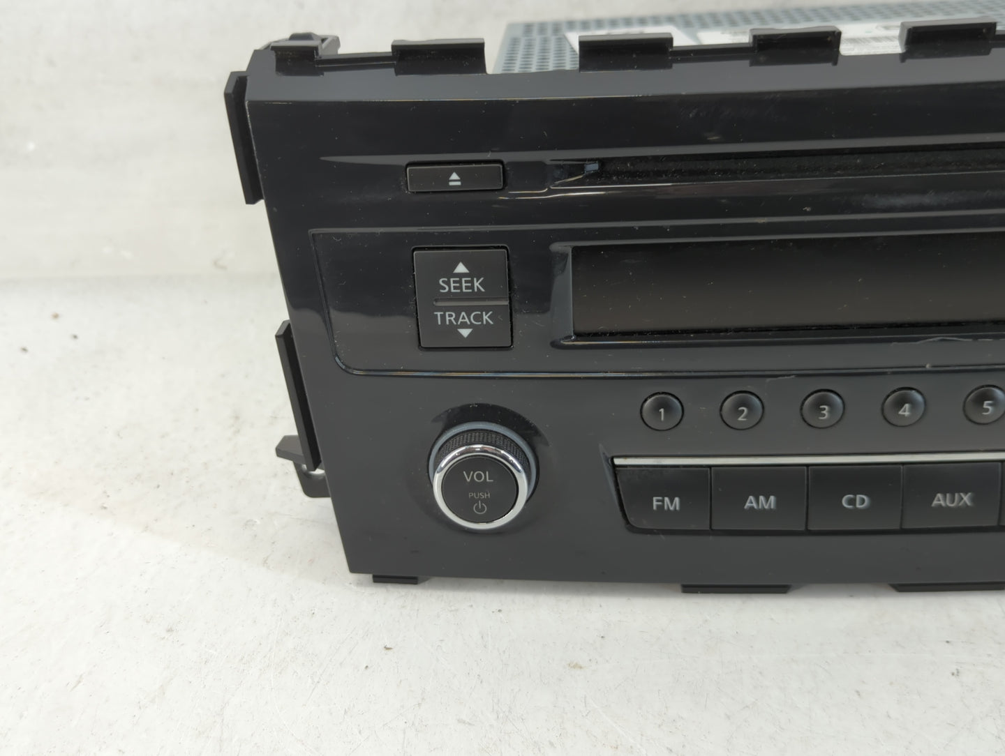 2013-2015 Nissan Altima Radio AM FM Cd Player Receiver Replacement P/N:28185 3TB0G Fits Fits 2013 2014 2015 OEM Used Auto Pa