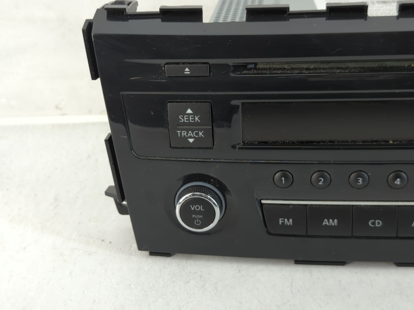 2013-2015 Nissan Altima Radio AM FM Cd Player Receiver Replacement P/N:28185 3TB0G Fits Fits 2013 2014 2015 OEM Used Auto Pa