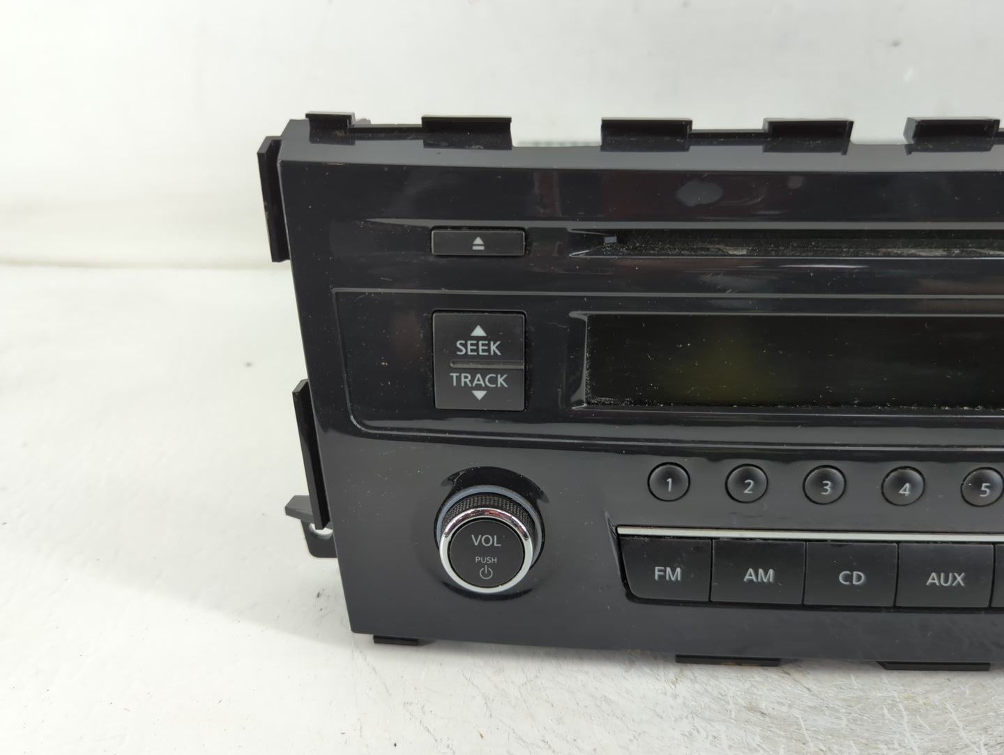 2013-2015 Nissan Altima Radio AM FM Cd Player Receiver Replacement P/N:28185 3TB0G Fits Fits 2013 2014 2015 OEM Used Auto Pa