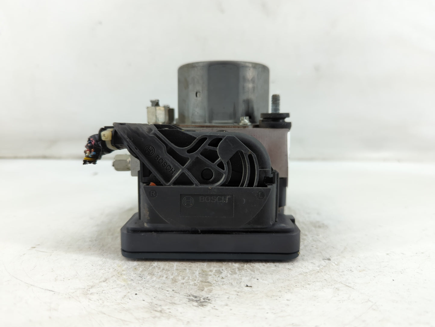 2015 Nissan Altima ABS Pump Control Module Replacement P/N:269 644 47660 9HM0A Fits OEM Used Auto Parts - Oemusedautoparts1.