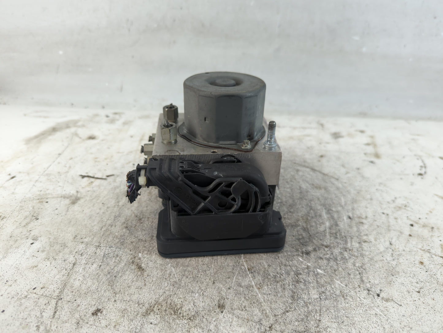 2015 Nissan Altima ABS Pump Control Module Replacement P/N:47660 9TM0A Fits OEM Used Auto Parts - Oemusedautoparts1.com