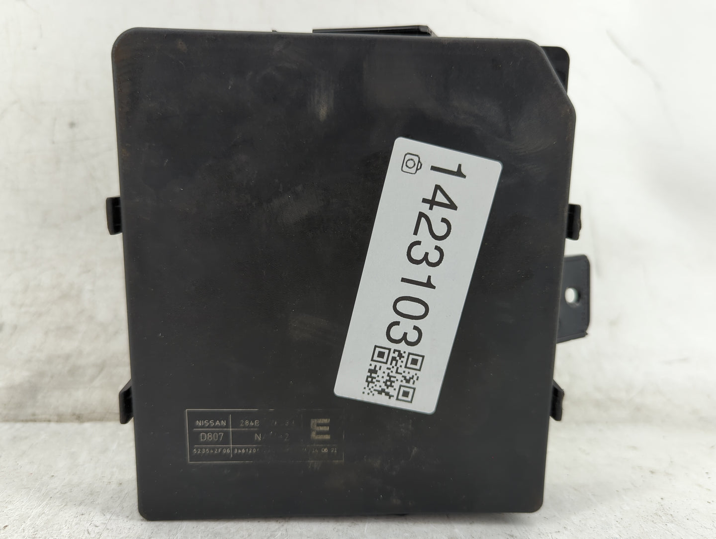 2012-2015 Nissan Armada Fusebox Fuse Box Panel Relay Module P/N:523542F06 Fits Fits 2012 2013 2014 2015 OEM Used Auto Parts 