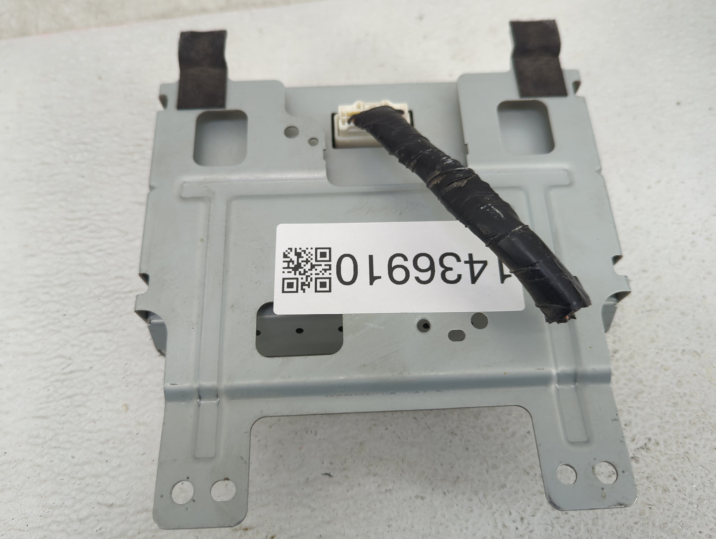 2008-2015 Nissan Armada Information Display Screen - Oemusedautoparts1.com