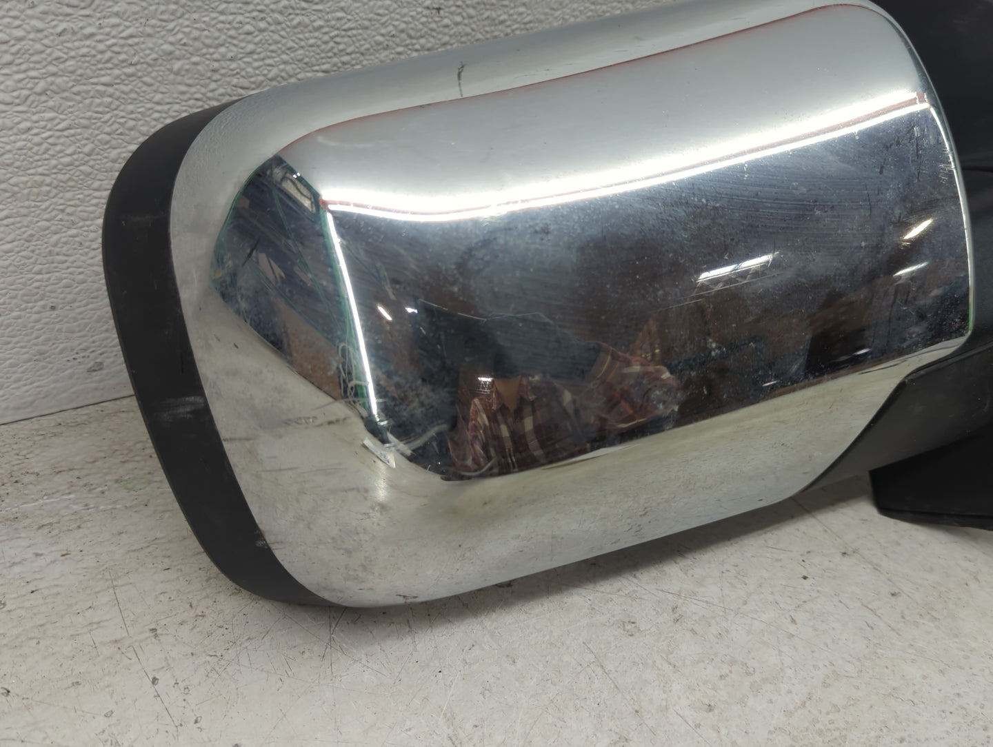 2009-2015 Nissan Armada Passenger Side View Mirror - Right Door Mirror OEM Used - Oemusedautoparts1.com