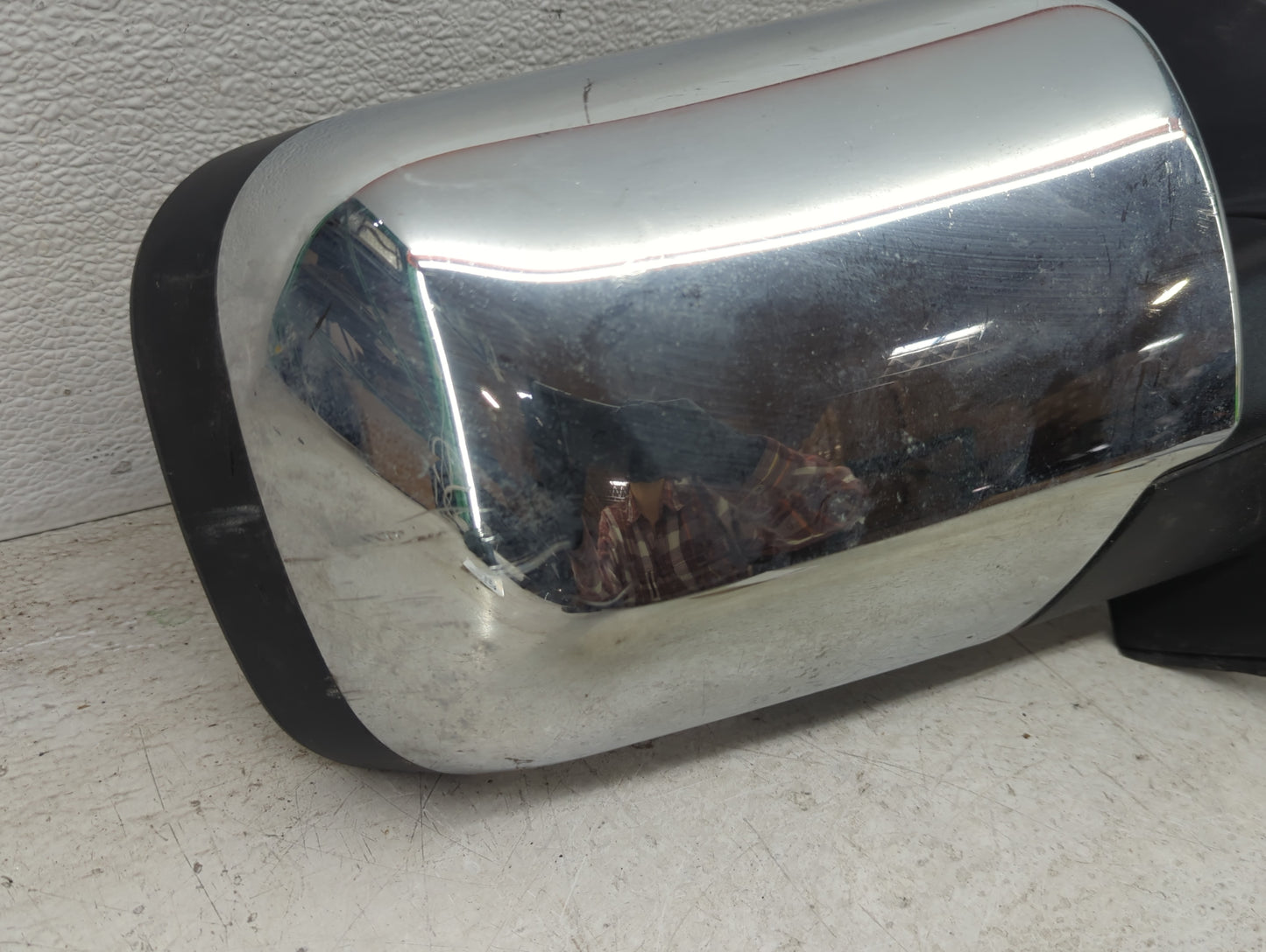 2009-2015 Nissan Armada Passenger Side View Mirror - Right Door Mirror OEM Used - Oemusedautoparts1.com