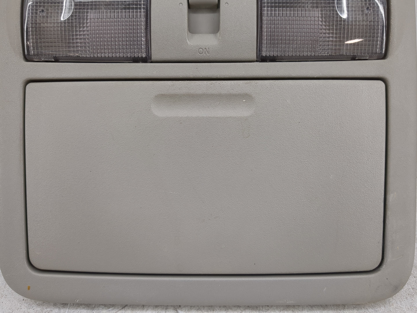 2015 Nissan Frontier Overhead Roof Console - Oemusedautoparts1.com